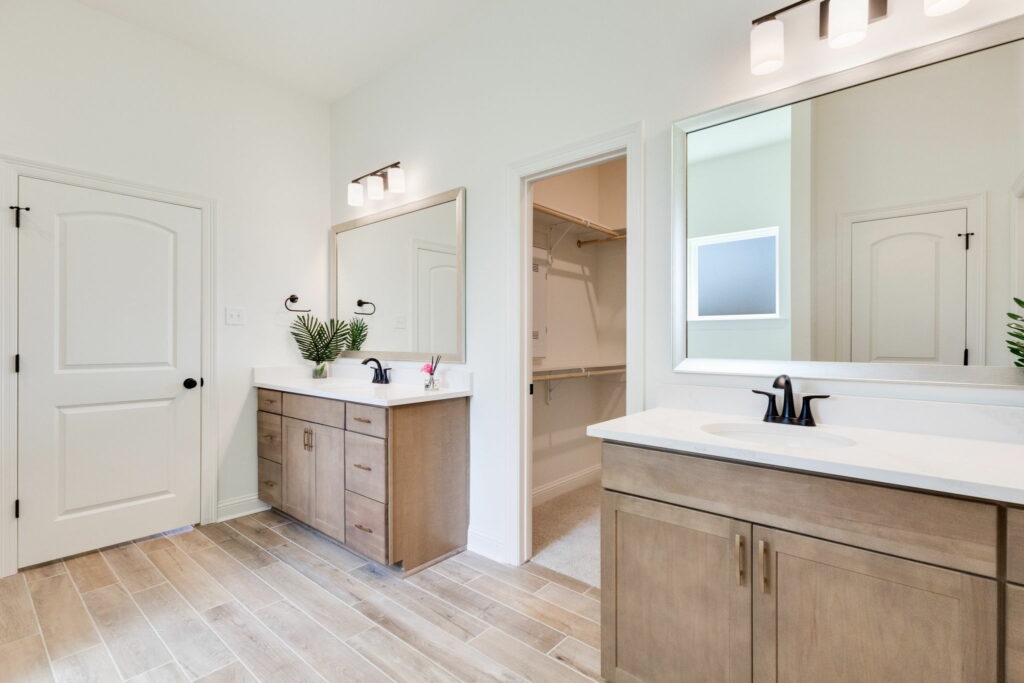 20-web-or-mls-Longleaf Model Home-19